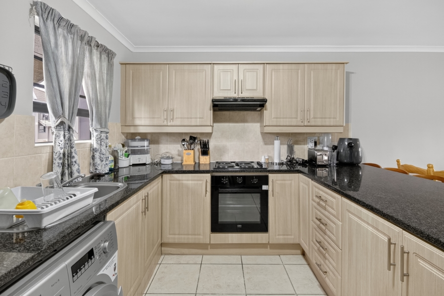 To Let 2 Bedroom Property for Rent in Heritage Park Western Cape